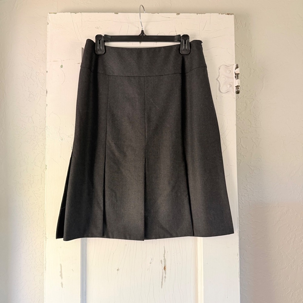 Escada Charcoal Grey Virgin Wool Blend Pleated Knee Length Skirt Size 38